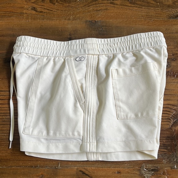Calia by Carrie Underwood Shorts - Picture 4 of 7